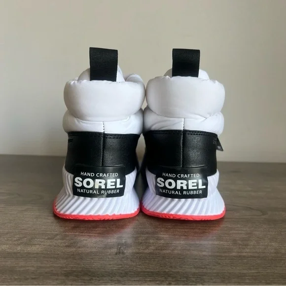 Sorel Out N About III Puffy Women's White Zip Boot Size 9.5 SKU#24187 - Picture 5 of 9